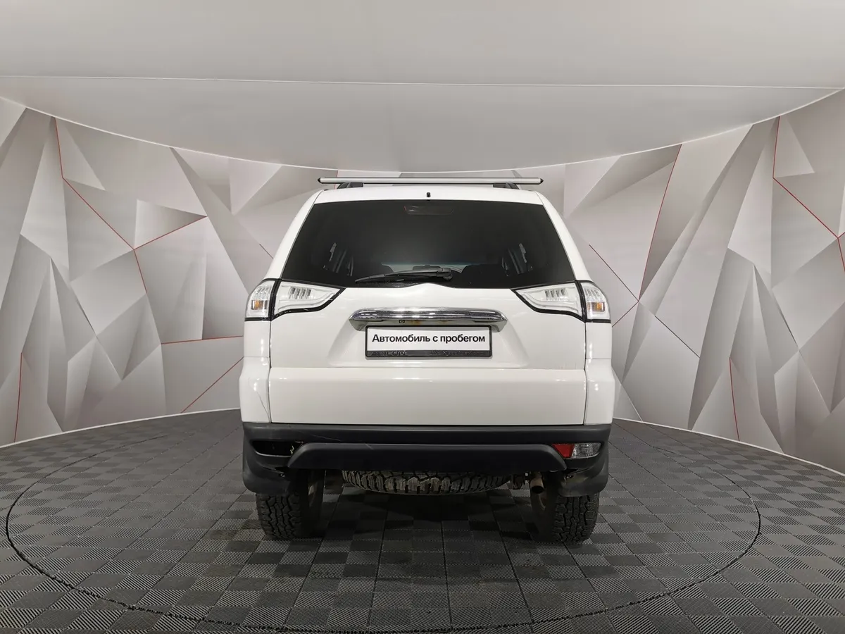 Mitsubishi Pajero Sport 2.5 DI-D AT AWD (178 л.с.) Белый в АВИЛОН. Слайд №8