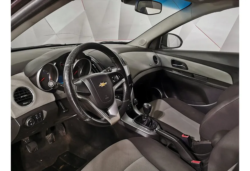 Chevrolet Cruze 1.6 MT (109 л.с.) Коричневый в АВИЛОН. Слайд №18