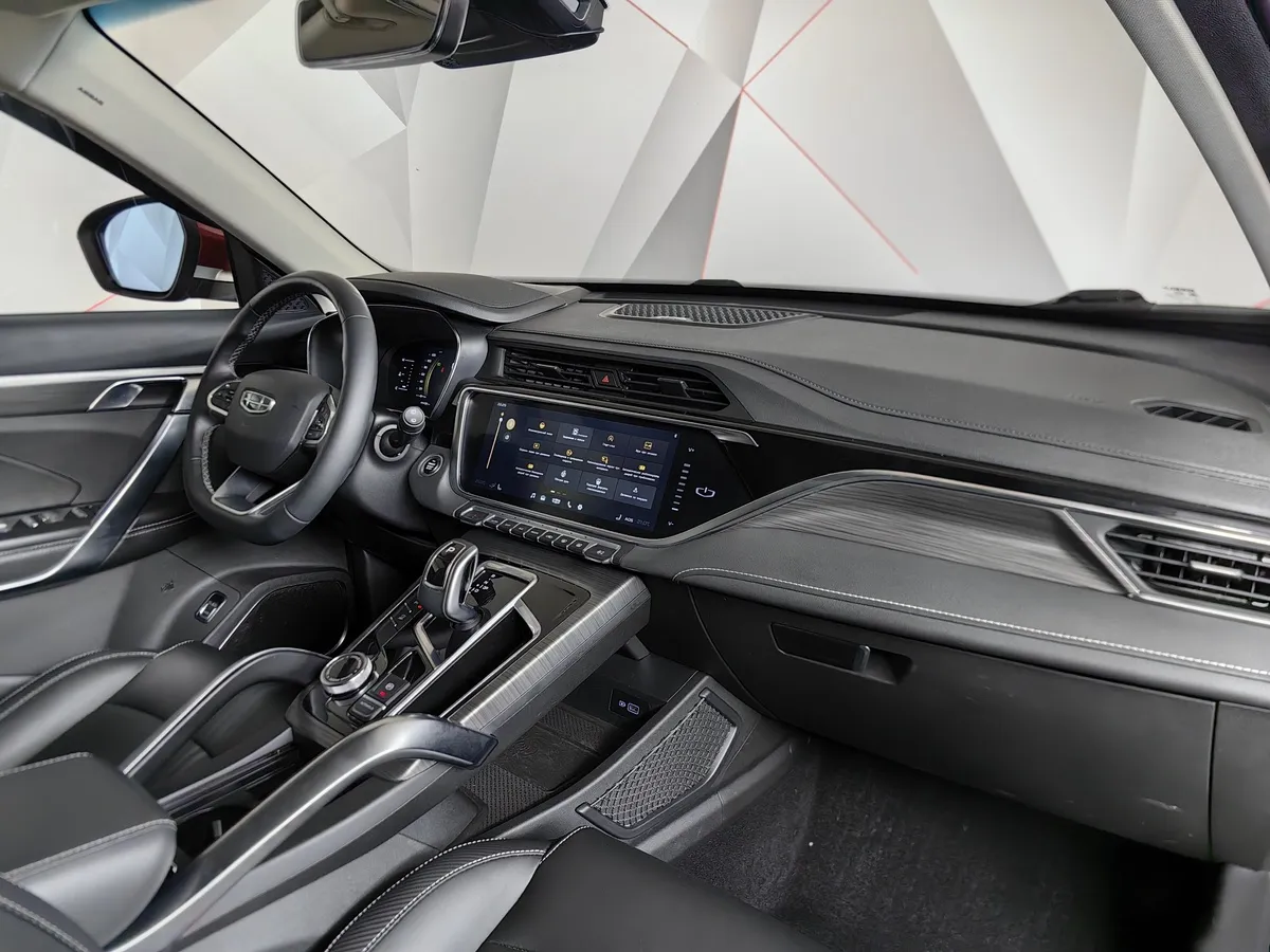 Geely Atlas Pro 1.5T 7DCT AWD (177 л.с.) Flagship Красный в АВИЛОН. Слайд №12