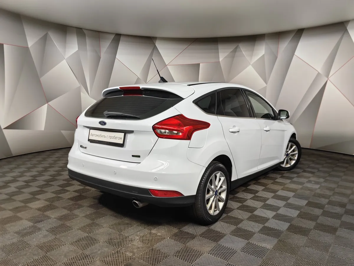 Ford Focus 1.5 EcoBoost AT (150 л.с.) Titanium Белый в АВИЛОН. Слайд №2