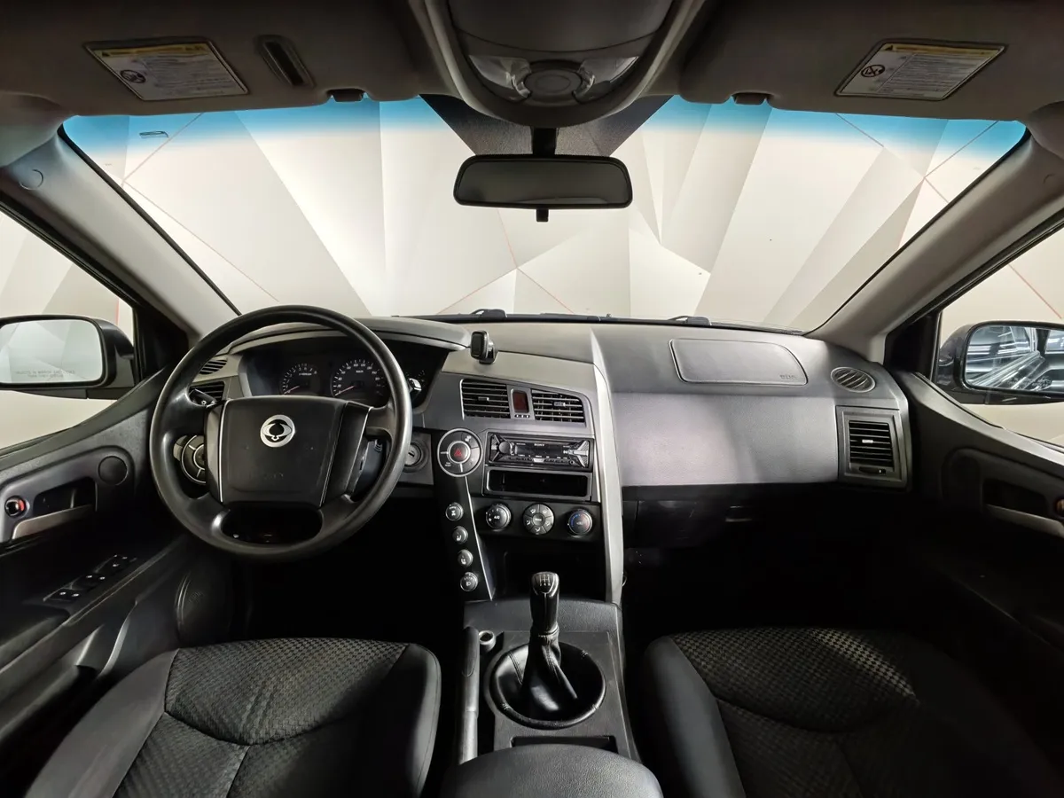 SsangYong Kyron 2.3 MT 4WD (150 л.с.) Черный в АВИЛОН. Слайд №13