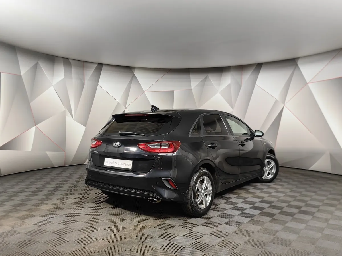 Kia Ceed 1.6 MPI MT (130 л.с.) Comfort Черный в АВИЛОН. Слайд №2