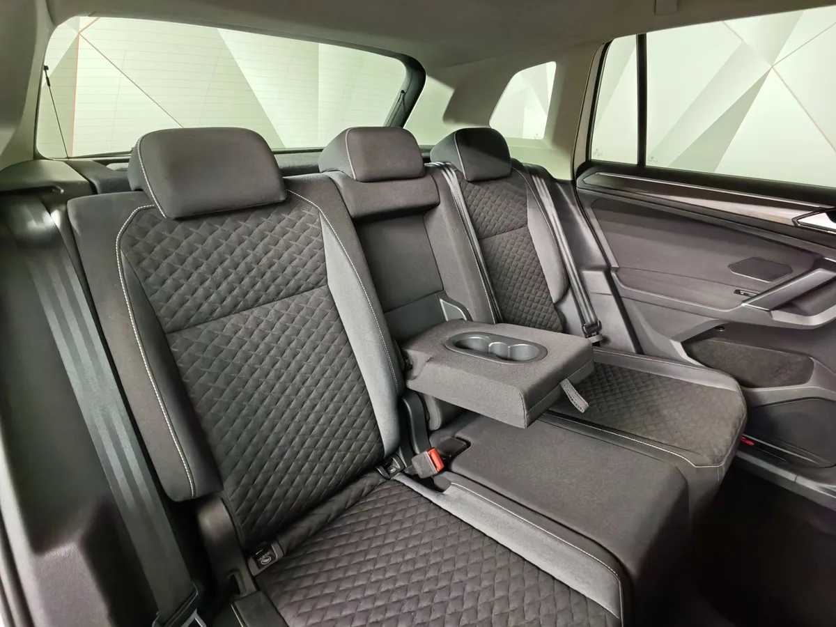 Volkswagen Tiguan 2.0 TSI 4Motion DSG (180 л.с.) OFFROAD Белый в АВИЛОН. Слайд №17