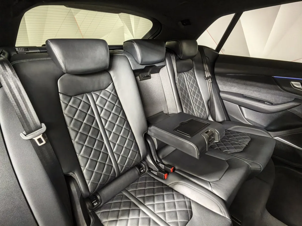 Audi SQ8 4.0 TFSI tiptronic quattro (507 л.с.) Черный в АВИЛОН. Слайд №17