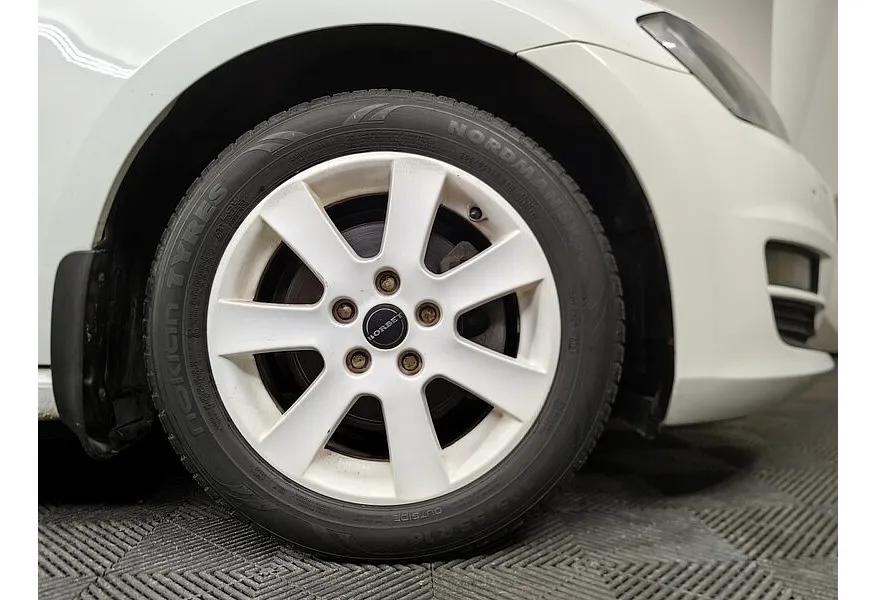 Volkswagen Golf 1.2 TSI BlueMotion MT (85 л.с.) Trendline Белый в АВИЛОН. Слайд №9 Volkswagen Golf 1.2 TSI BlueMotion MT (85 л.с.) Trendline Белый в АВИЛОН. Слайд №9