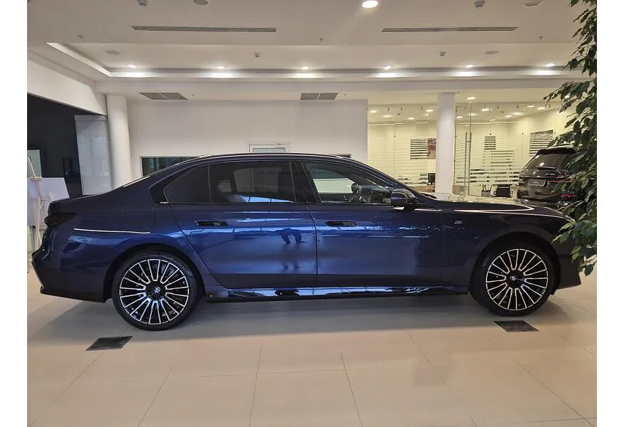АВИЛОН - BMW 7 серия 740d xDrive Steptronic (286 л.с.) Синий - slide 2