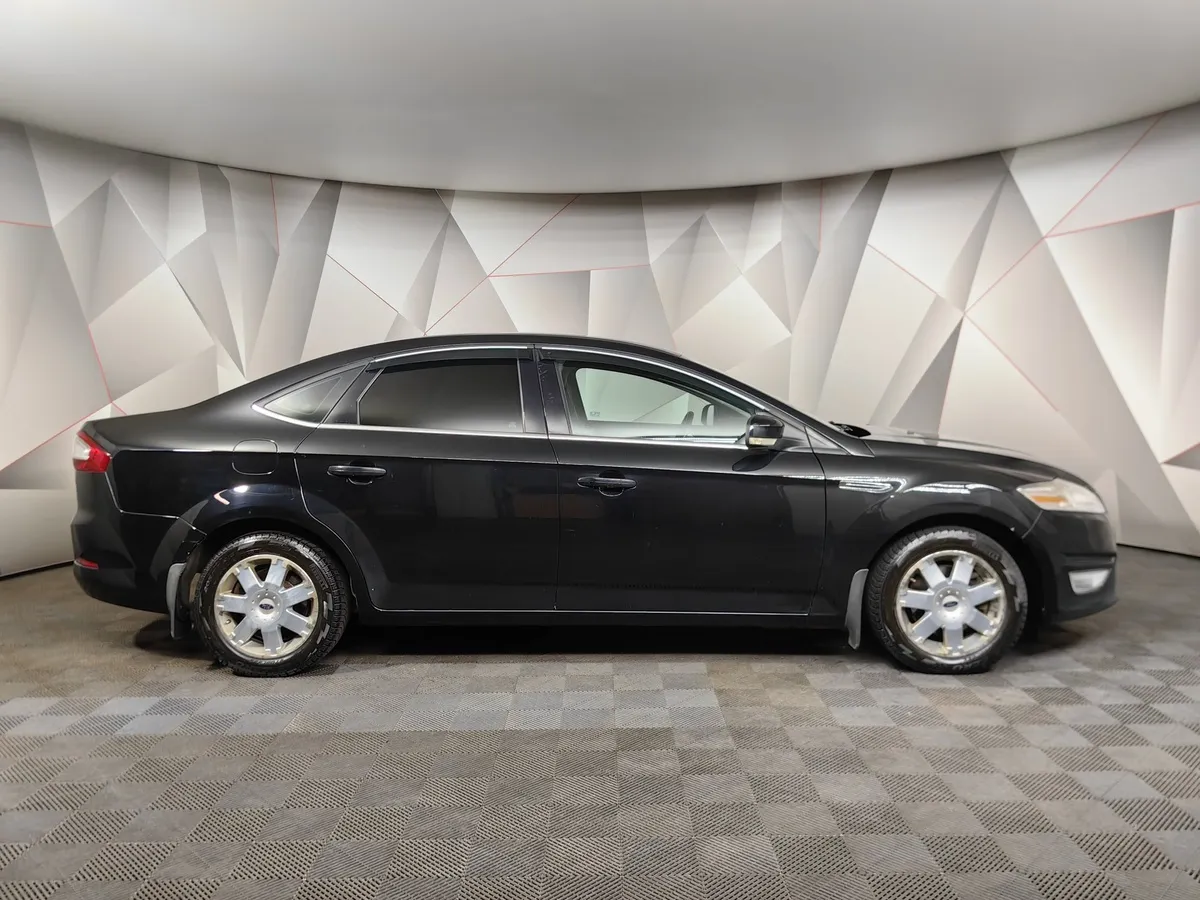 Ford Mondeo 2.0 MT (145 л.с.) Черный в АВИЛОН. Слайд №6