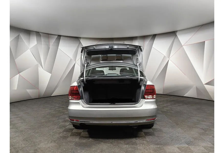 Volkswagen Polo 1.6 MPI AT (110 л.с.) Drive Серебристый в АВИЛОН. Слайд №11