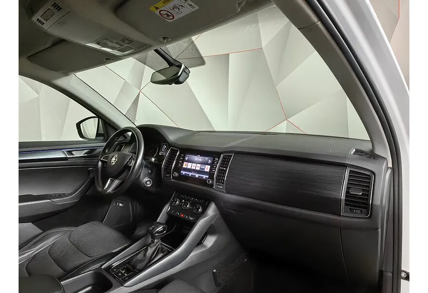 АВИЛОН - Skoda Kodiaq 1.4 TSI DSG 4X4 (150 л.с.) Белый - slide 13