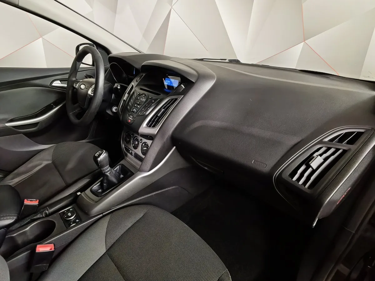 Ford Focus 1.6 MT (125 л.с.) Trend Черный в АВИЛОН. Слайд №13