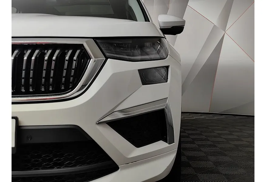 Skoda Kodiaq 2.0 TSI DSG 4WD (220 л.с.) Белый в АВИЛОН. Слайд №10