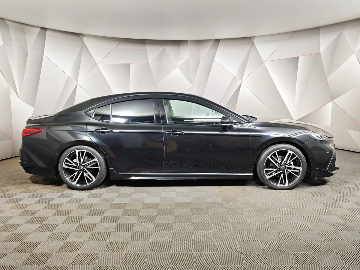 Toyota Camry 2.0 AT (173 л.с.) Sport Черный в АВИЛОН. Слайд №6