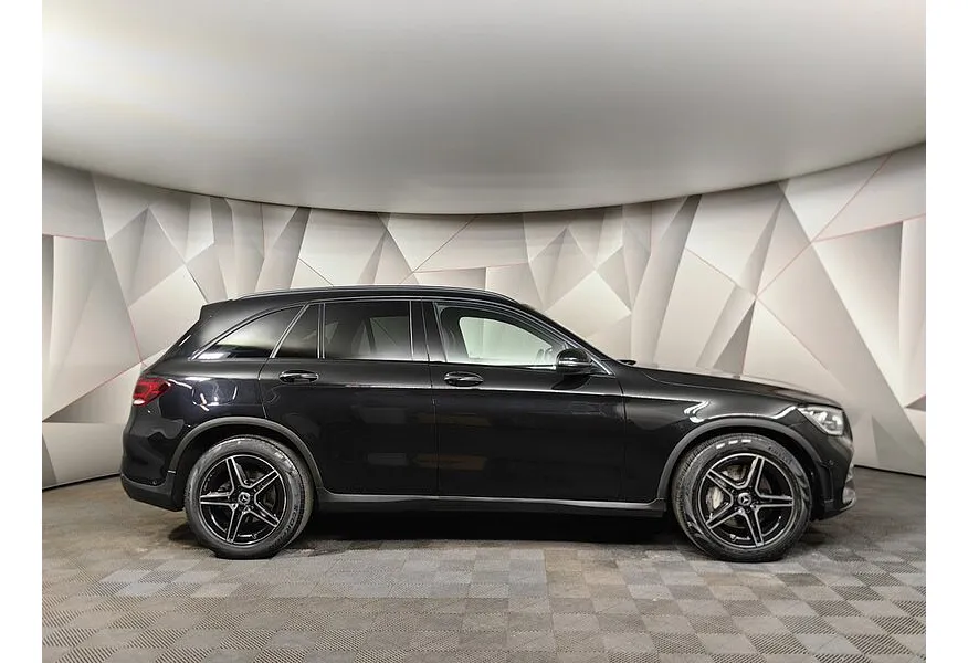 Mercedes-Benz GLC 300 9G-TRONIC 4MATIC (249 л.с.) Sport Plus (Локальная сборка) Черный в АВИЛОН. Слайд №6