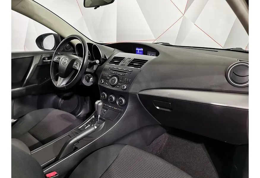 Mazda 3 1.6 AT (105 л.с.) Коричневый в АВИЛОН. Слайд №13