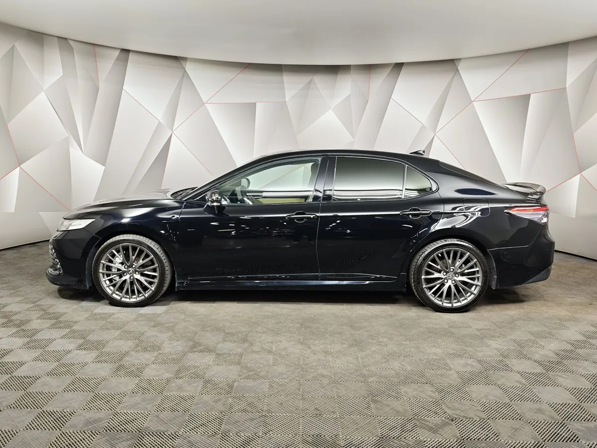Toyota Camry 3.5 AT (249 л.с.) Черный в АВИЛОН. Слайд №5