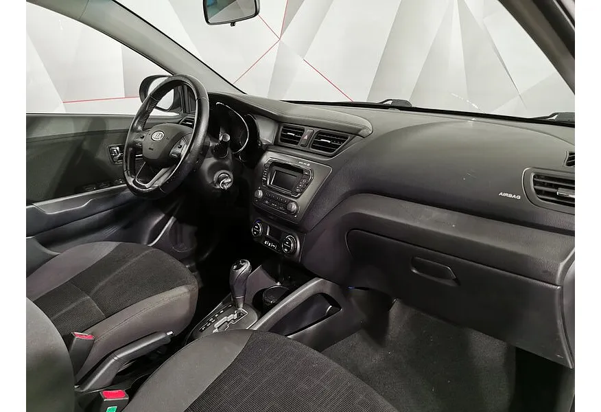 Kia Rio 1.6 AT (123 л.с.) Серый в АВИЛОН. Слайд №13