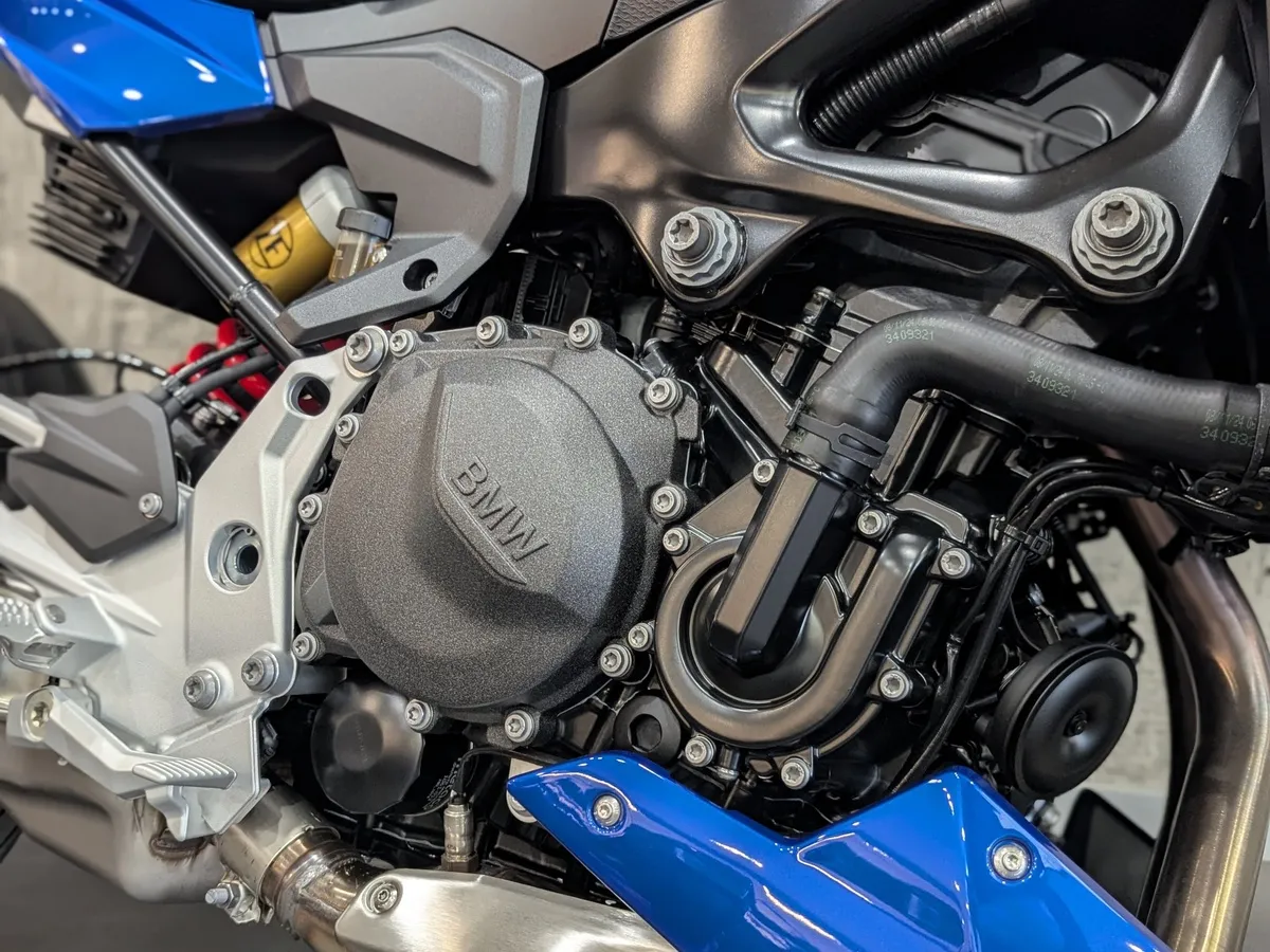 BMW Motorrad F 900 R F 900 R 895 см³ 895 Синий в АВИЛОН. Слайд №6