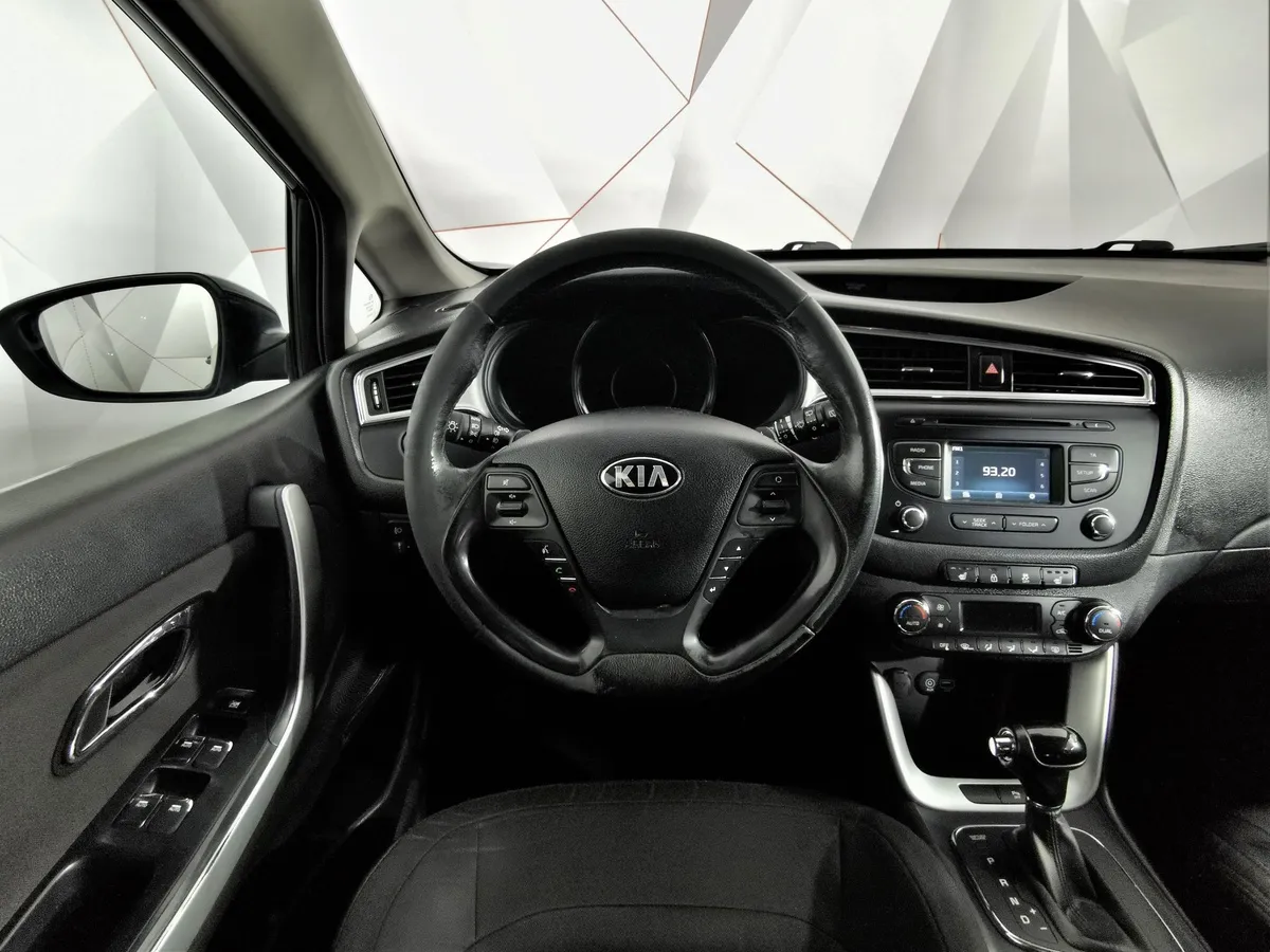 Kia Ceed 1.6 AT (130 л.с.) Luxe RED Line Черный в АВИЛОН. Слайд №19