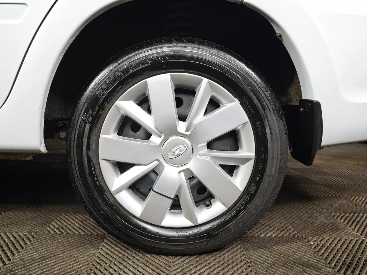 ВАЗ (Lada) Granta 1.6 MT 8кл (87 л.с.) Белый в АВИЛОН. Слайд №9