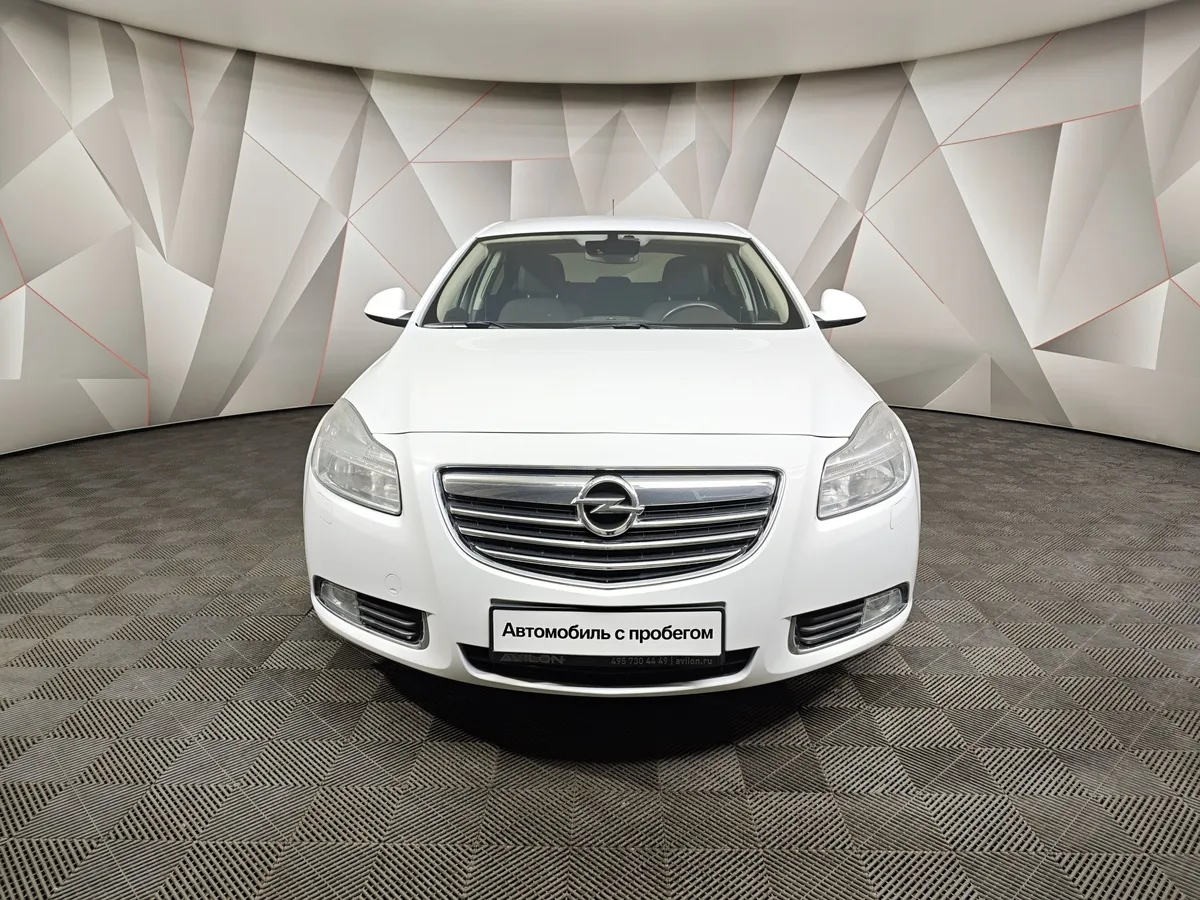 Opel Insignia 2.0 Turbo AT (220 л.с.) Белый в АВИЛОН. Слайд №7