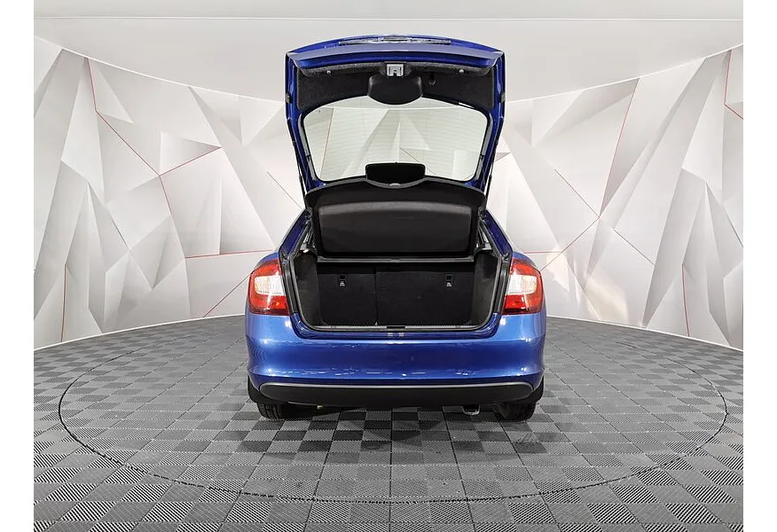 Skoda Rapid 1.6 MT (90 л.с.) Синий в АВИЛОН. Слайд №16
