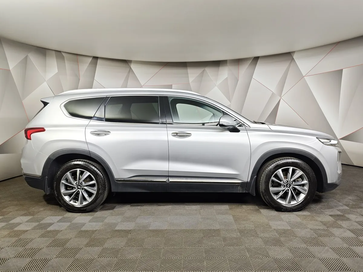 Hyundai Santa Fe 2.4 (188 л.с.) - 6AT Premier Серебристый в АВИЛОН. Слайд №6