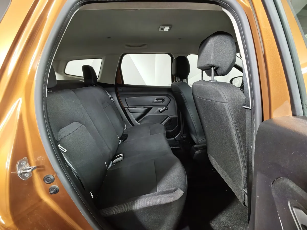 Renault Duster 1.6 MT 4WD (115 л.с.) Оранжевый в АВИЛОН. Слайд №16