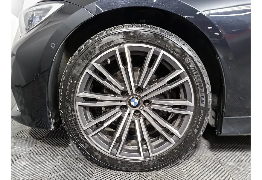 BMW 3 серия 320d xDrive (190 л.с.) M Sport Pro Черный в АВИЛОН. Слайд №7