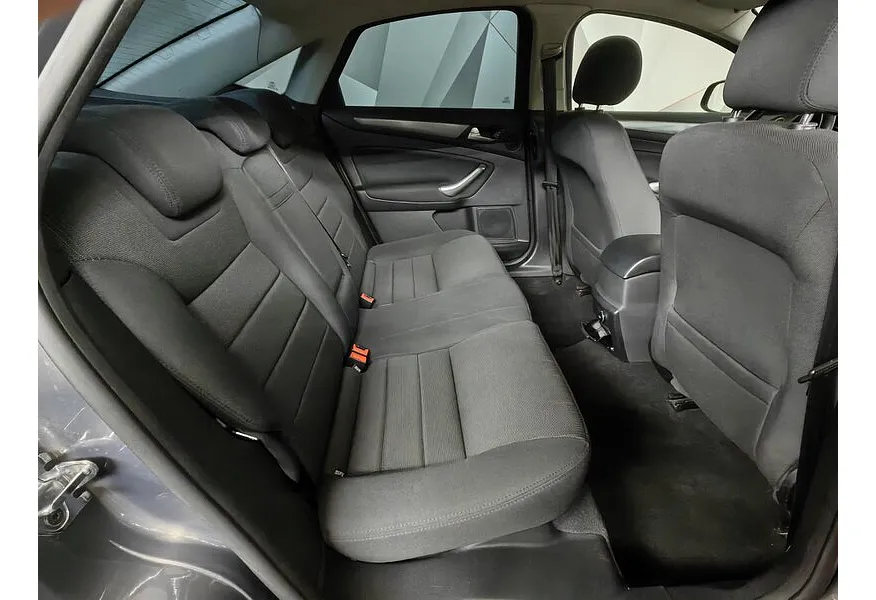 Ford Mondeo 2.0 EcoBoost PowerShift (200 л.с.) Titanium Коричневый в АВИЛОН. Слайд №15