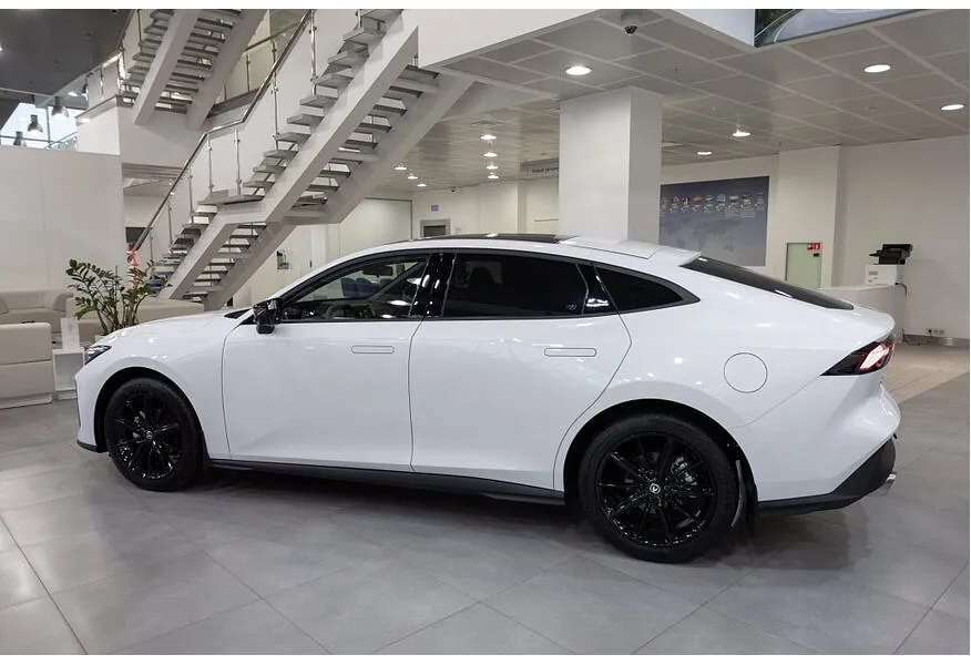 Changan UNI-V 1.5 AMT (181 л.с.) Tech Белый в АВИЛОН. Слайд №3