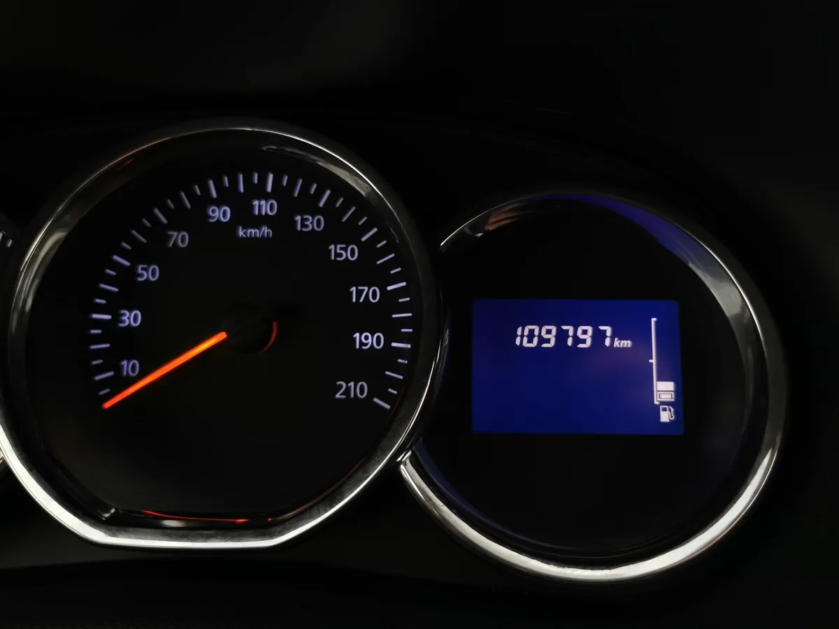 Renault Duster 1.6 MT 4x4 (114 л.с.) Черный в АВИЛОН. Слайд №17