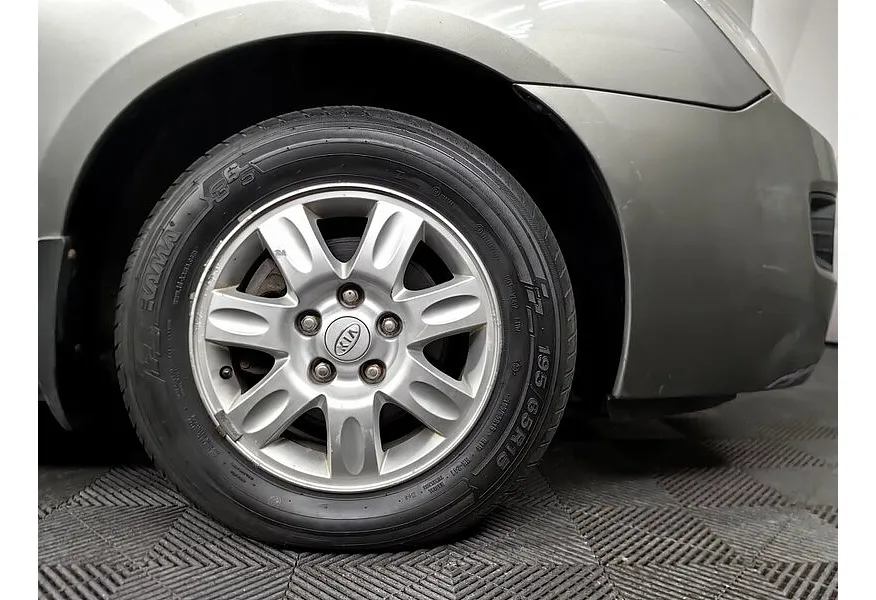 АВИЛОН - Kia Carens 2.0 AT (145 л.с.) Серебристый - slide 16