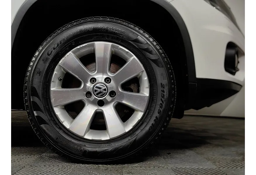 Volkswagen Tiguan 2.0 TSI 4Motion AT (170 л.с.) Track & Field Белый в АВИЛОН. Слайд №9