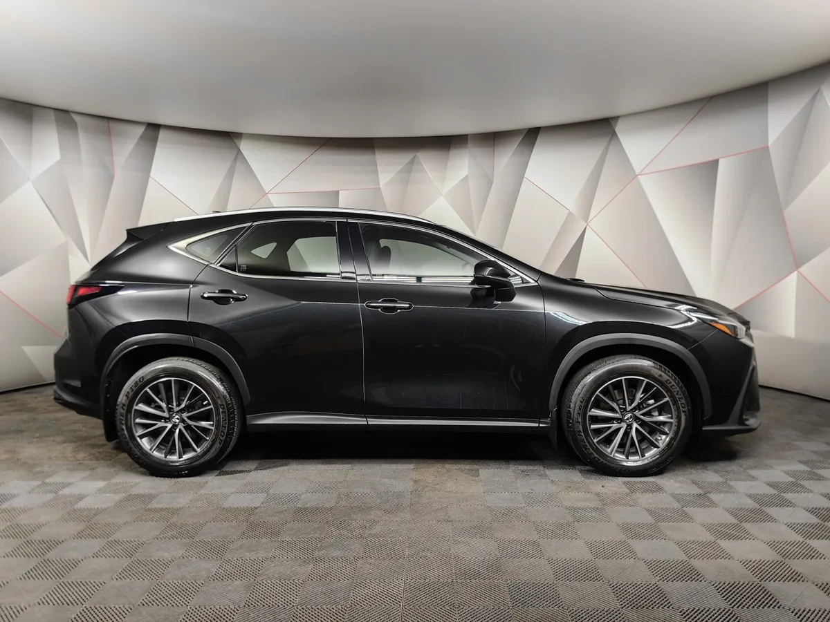 Lexus NX 2.5 AT AWD (200 л.с.) Luxury Черный в АВИЛОН. Слайд №6