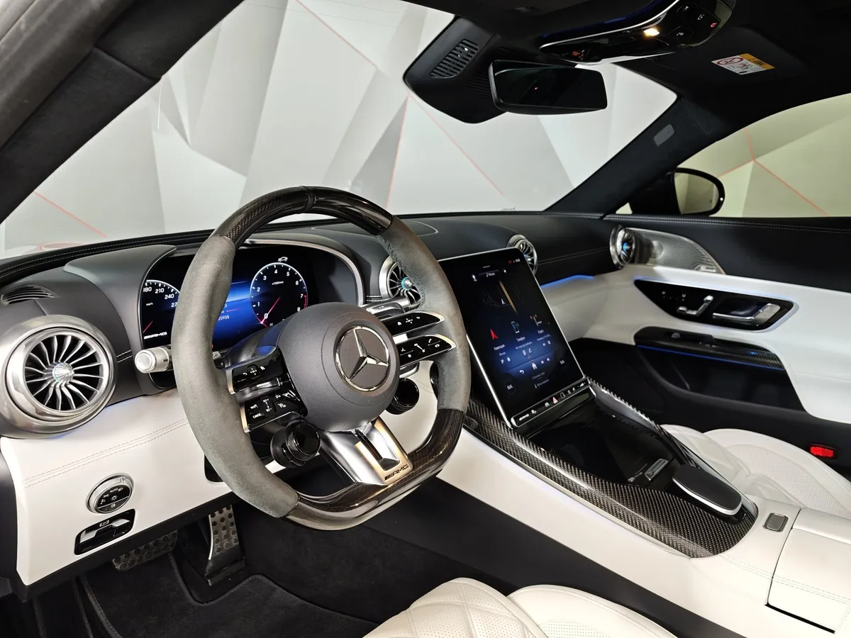 Mercedes-Benz AMG GT 63 4MATIC+ 4.0 AT (585 л.с.) Красный в АВИЛОН. Слайд №15