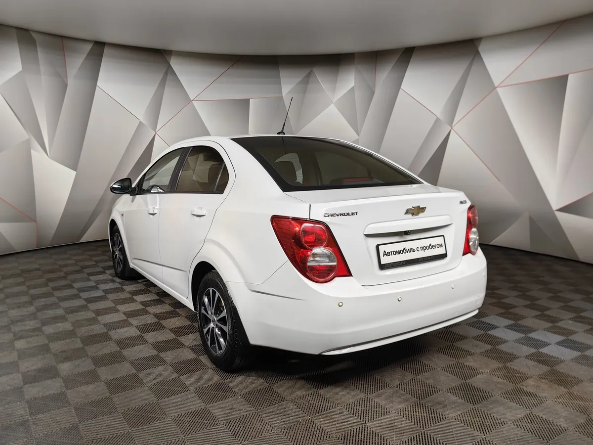 Chevrolet Aveo 1.6 AT (115 л.с.) Белый в АВИЛОН. Слайд №4