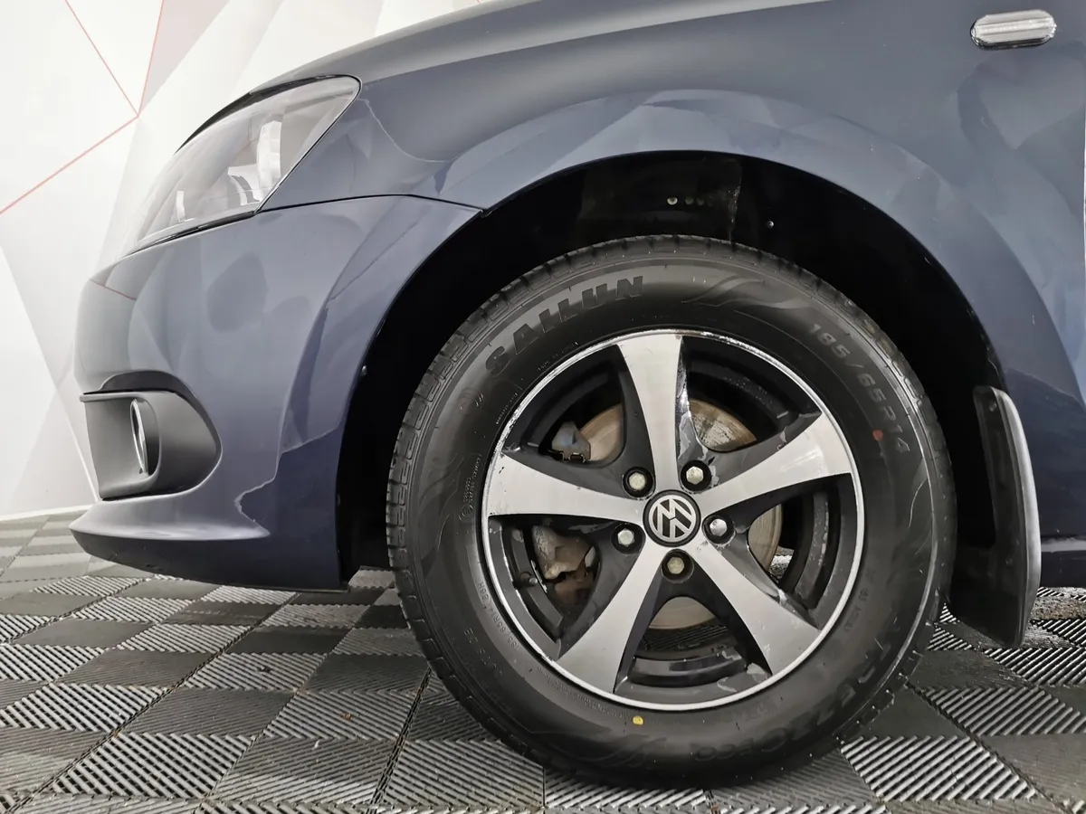 Volkswagen Polo 1.6 MT (105 л.с.) Comfortline Синий в АВИЛОН. Слайд №9