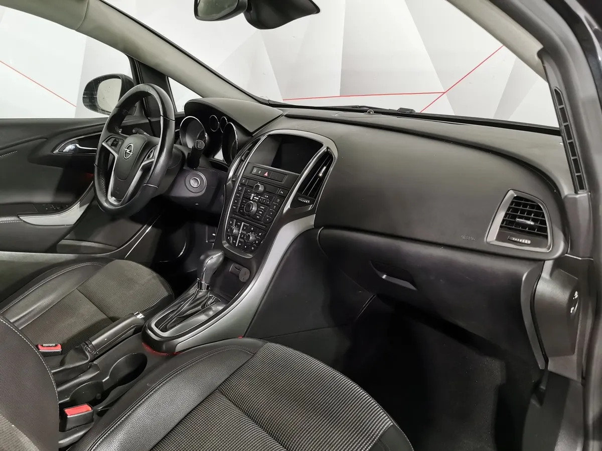 Opel Astra 1.6 AT (115 л.с.) Черный в АВИЛОН. Слайд №11