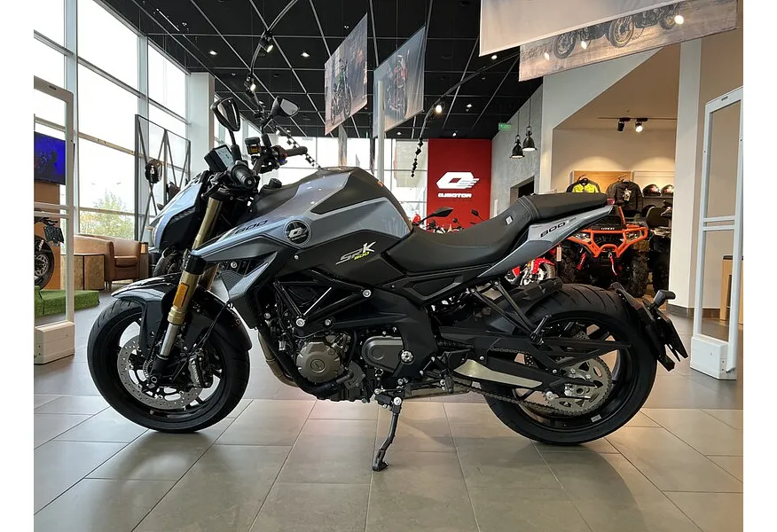 LIVE. Слайд №3