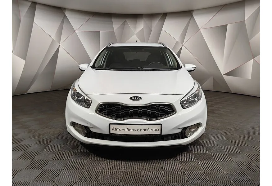 Kia Ceed 1.6 AT (129 л.с.) Белый в АВИЛОН. Слайд №7 Kia Ceed 1.6 AT (129 л.с.) Белый в АВИЛОН. Слайд №7