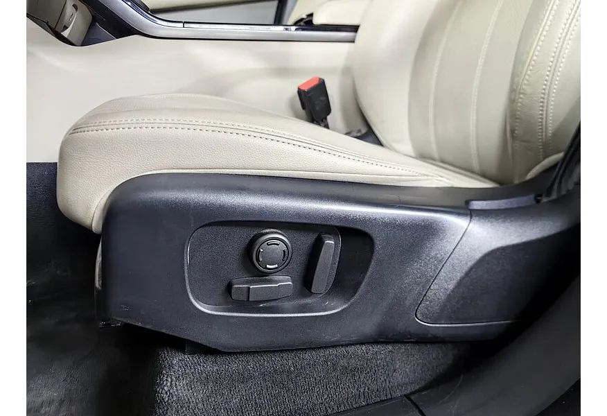 АВИЛОН - Land Rover Range Rover Velar 2.0 TD AT (180 л.с.) S Красный - slide 7