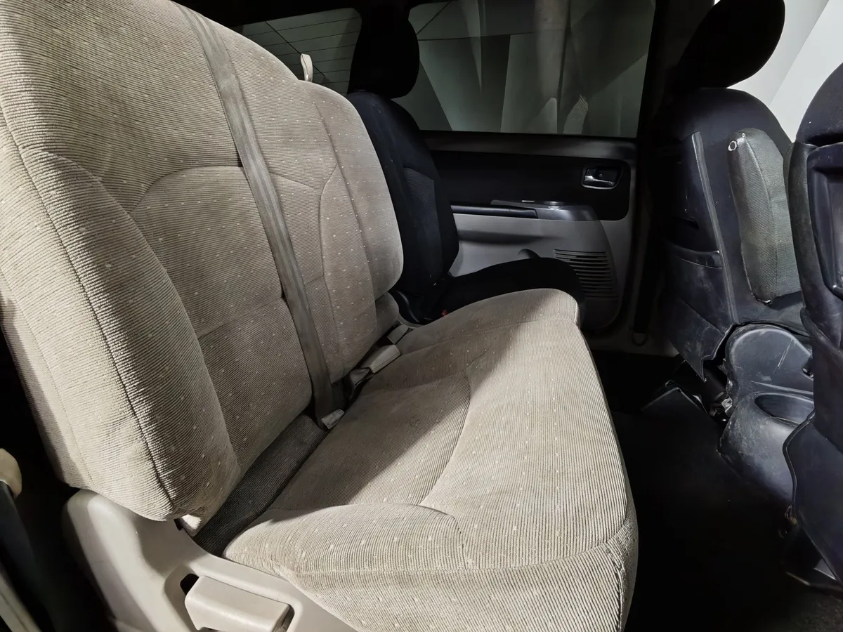Mitsubishi Grandis 2.4 AT 4WD (165 л.с.) Белый в АВИЛОН. Слайд №13