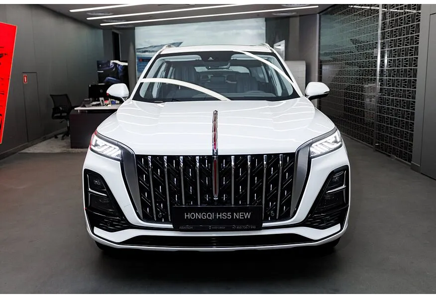 Hongqi HS5 2.0T AT 4WD (245 л.с.) Deluxe Белый в АВИЛОН. Слайд №3