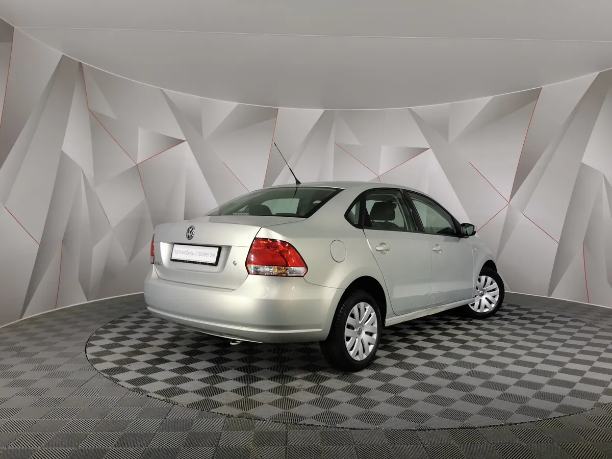 Volkswagen Polo 1.6 Tiptronic (105 л.с.) Comfortline Серебристый в АВИЛОН. Слайд №2