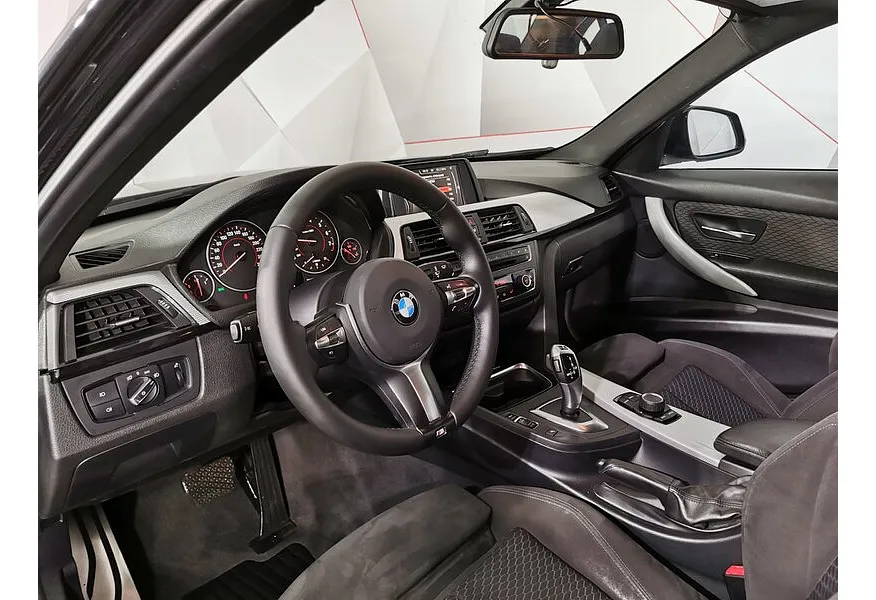 BMW 3 серия 320i xDrive AT (184 л.с.) Черный в АВИЛОН. Слайд №7