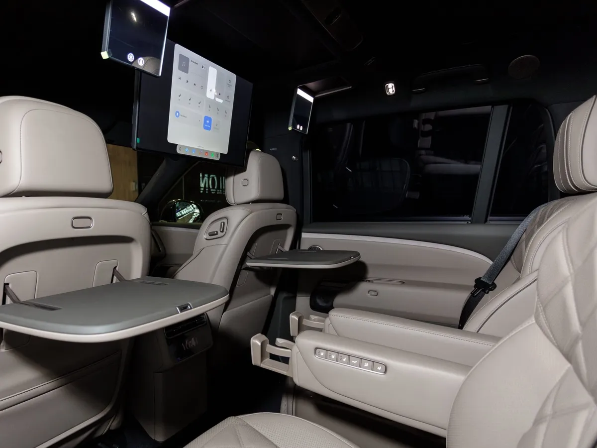 Li Auto L9 1.5h AT 4WD (571 л.с.) Ливис Серый в АВИЛОН. Слайд №7