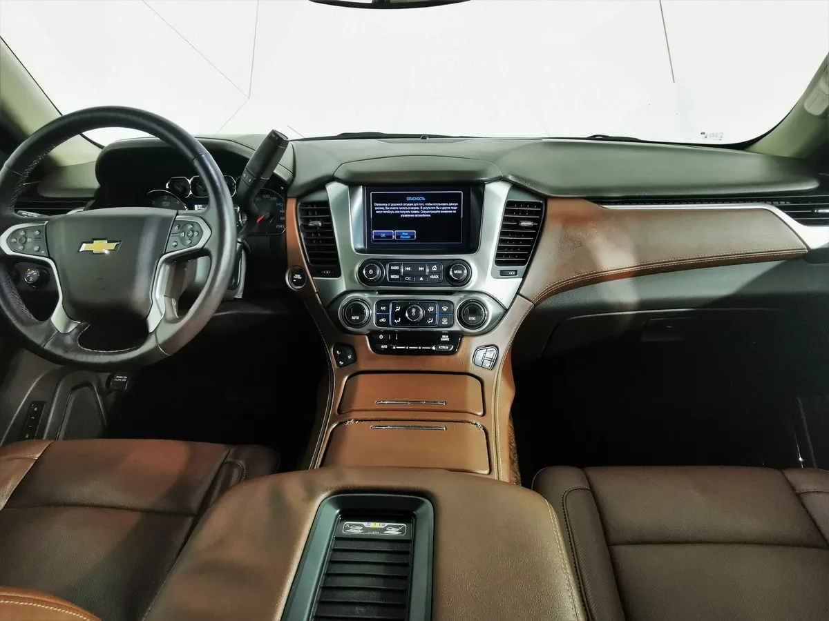 Chevrolet Tahoe 6.2 AT 4WD (409 л.с.) Черный в АВИЛОН. Слайд №13