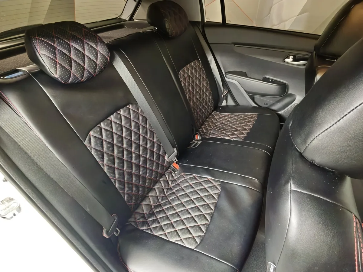 Kia Rio X-Line 1.6 AT (123 л.с.) Luxe Белый в АВИЛОН. Слайд №17
