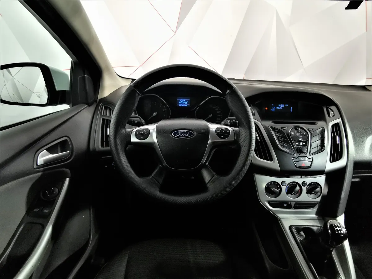 Ford Focus 1.6 MT (105 л.с.) Special Edition Белый в АВИЛОН. Слайд №18