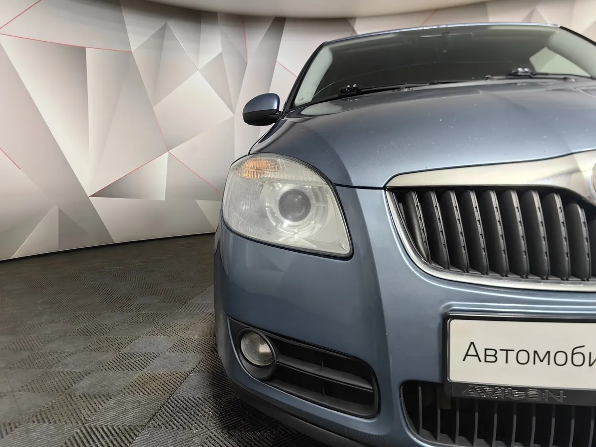 Skoda Fabia 1.4 MT (125 л.с.) Голубой в АВИЛОН. Слайд №10